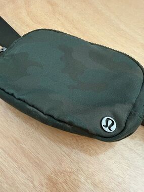 lululemon athletica Olive Green Camo Belt Bag